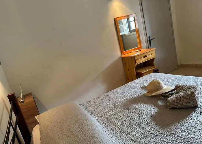 Elves Studios& Apartment's 公寓式酒店 3*
