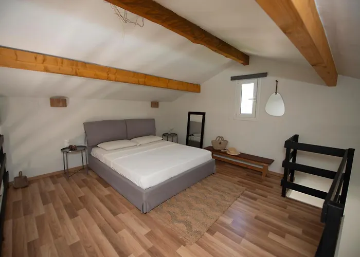 Elves Studios& Apartment's