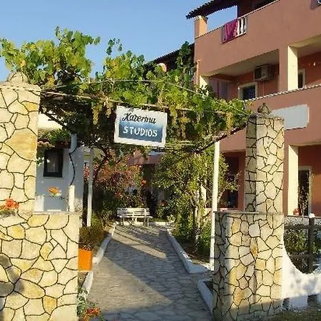 Elves Studios& Apartment's Lägenhetshotell 3*