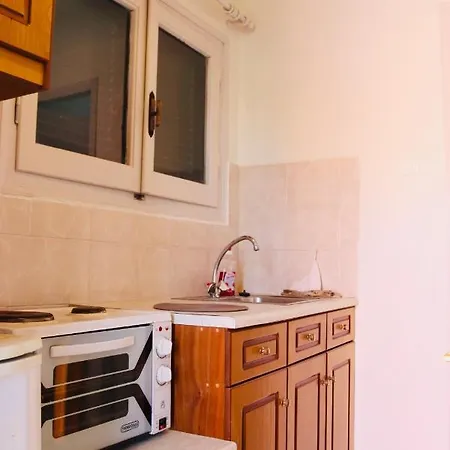 Elves Studios& Apartment's Aparthotel