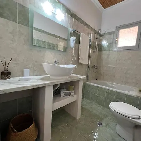 Aparthotel Elves Studios& Apartment's 2*