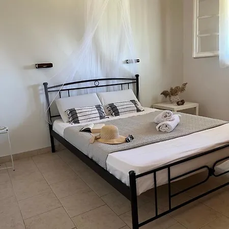 Aparthotel Elves Studios& Apartment's 2*