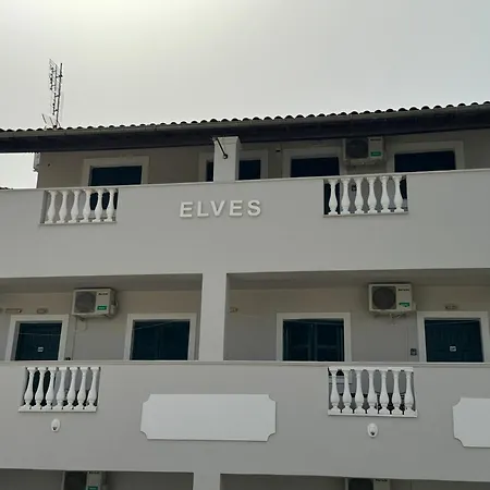 Elves Studios& Apartment's Aparthotel