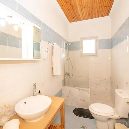 Elves Studios& Apartment's