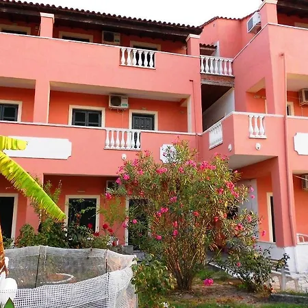 Lägenhetshotell Elves Studios& Apartment's 3*