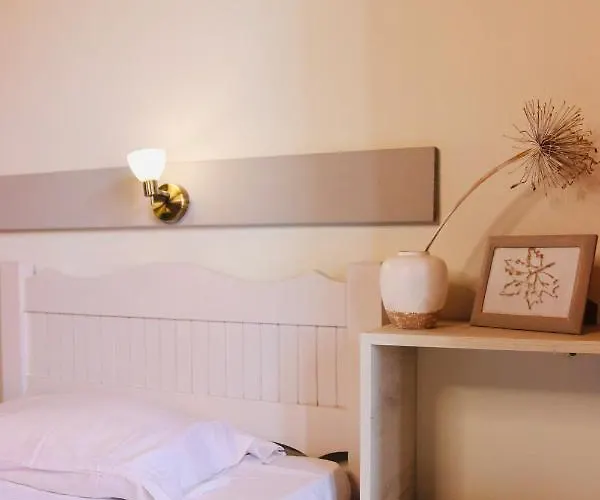 Elves Studios& Apartment's