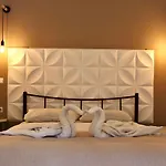 Elves Studios& Apartment's Апарт-отель Сидарион