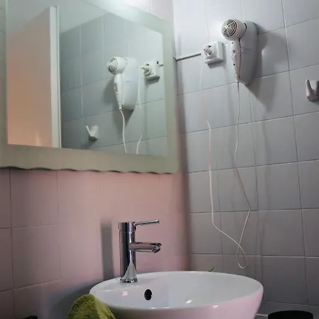 Ξενοδοχείο με διαμερίσματα Elves Studios& Apartment's