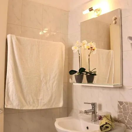 Ξενοδοχείο με διαμερίσματα Elves Studios& Apartment's