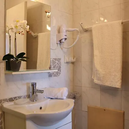 Ξενοδοχείο με διαμερίσματα Elves Studios& Apartment's Σιδάρι