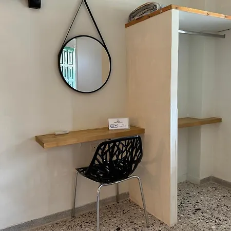 Ξενοδοχείο με διαμερίσματα Elves Studios& Apartment's 3*