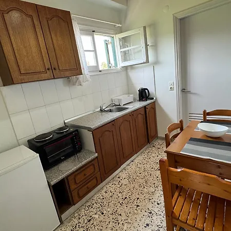 Ξενοδοχείο με διαμερίσματα Elves Studios& Apartment's