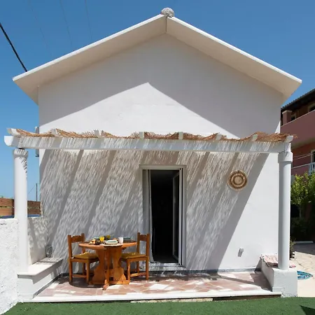 Ξενοδοχείο με διαμερίσματα Elves Studios& Apartment's